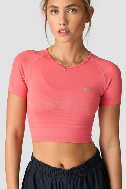 define seamless cropped t-shirt coral