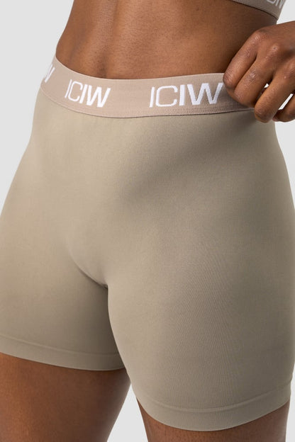 define seamless logo shorts taupe