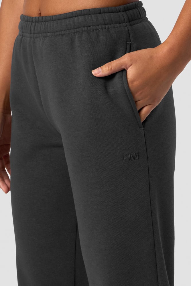 everyday straight leg sweatpants dark grey