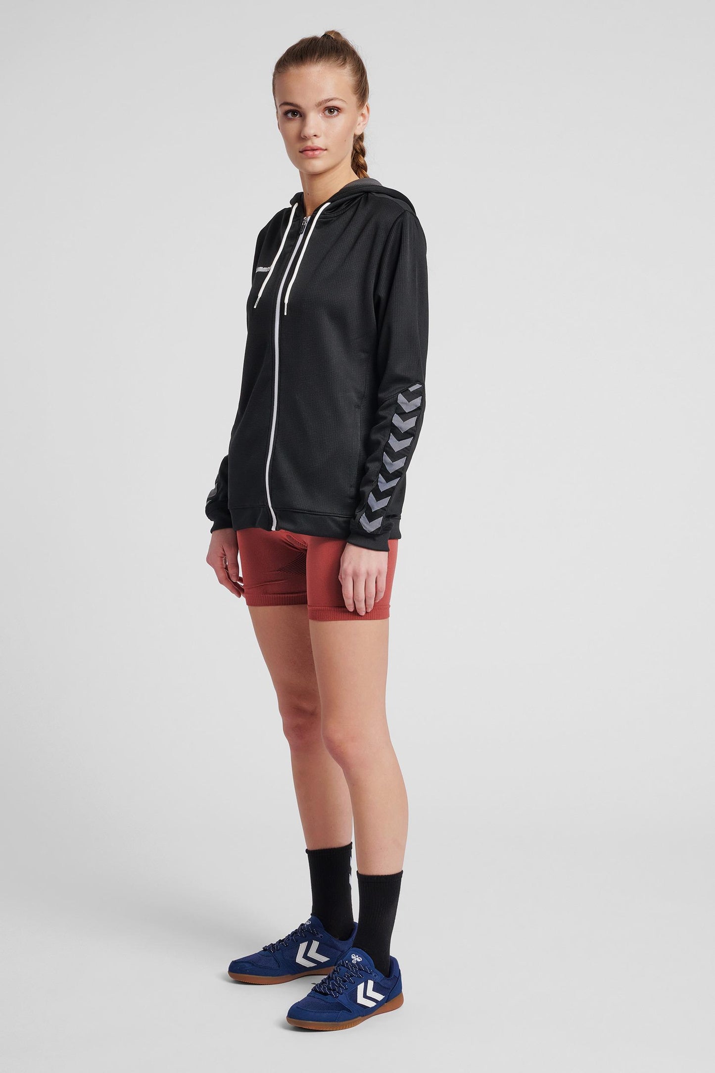 HUMMEL - Hmlauthentic Poly Zip Hoodie Woman - Black/white