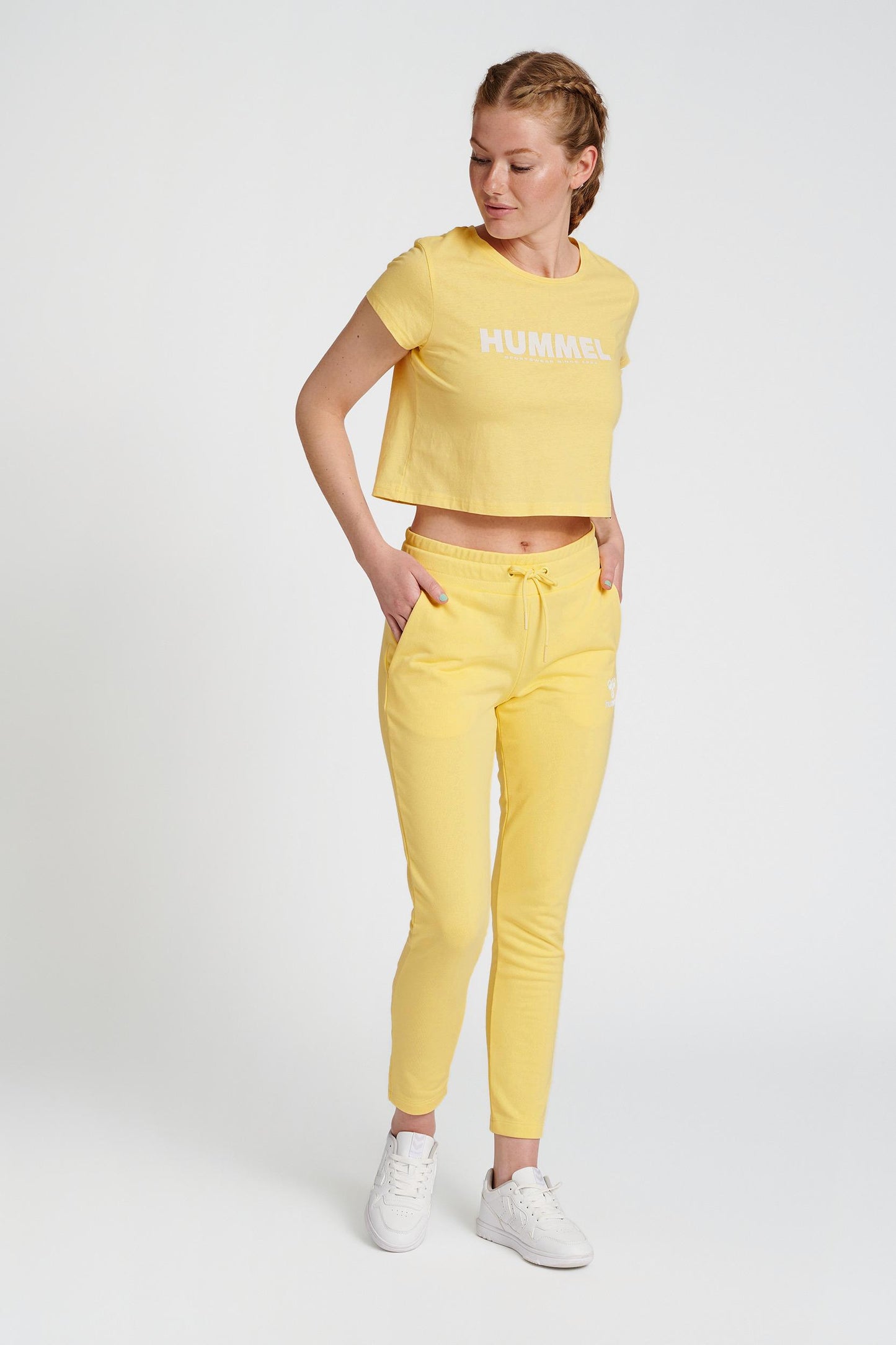 HUMMEL - Hmllegacy Woman Cropped T-shirt - Golden Haze