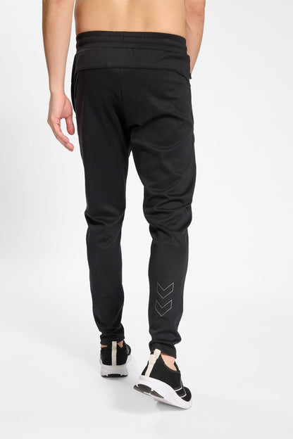 HUMMEL - Hmlmt Interval Tapered Pants - Black