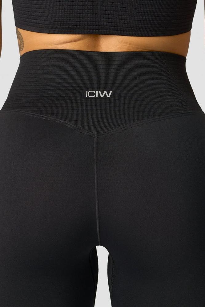 ICANIWILL - Define Seamless V-shape Biker Shorts - Black